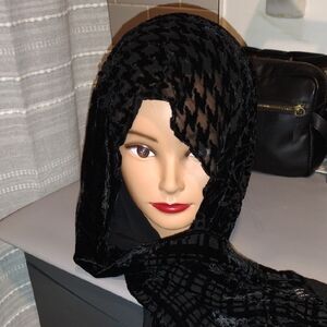 Elegant Silk Black Velvet Scarf